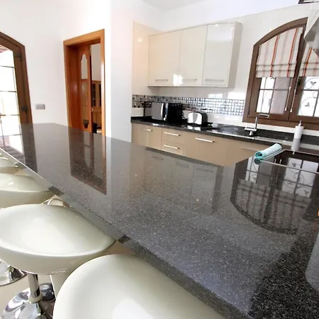 Oceano Once - Beautiful 5 Bedroom Private Pool And Hot Tub