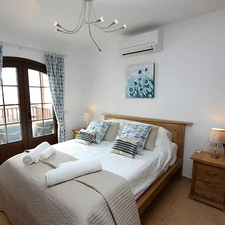 Villa Oceano Once - Beautiful 5 Bedroom Private Pool And Hot Tub
