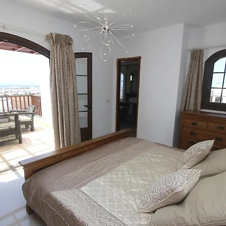 Villa Oceano Once - Beautiful 5 Bedroom Private Pool And Hot Tub *