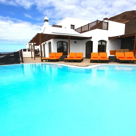 Elegant Oceano Once - Beautiful 5 Bedrooms Private Pool فيلة بلايا بلانكا