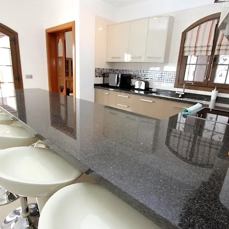 Elegant Oceano Once - Beautiful 5 Bedrooms Private Pool فيلة *